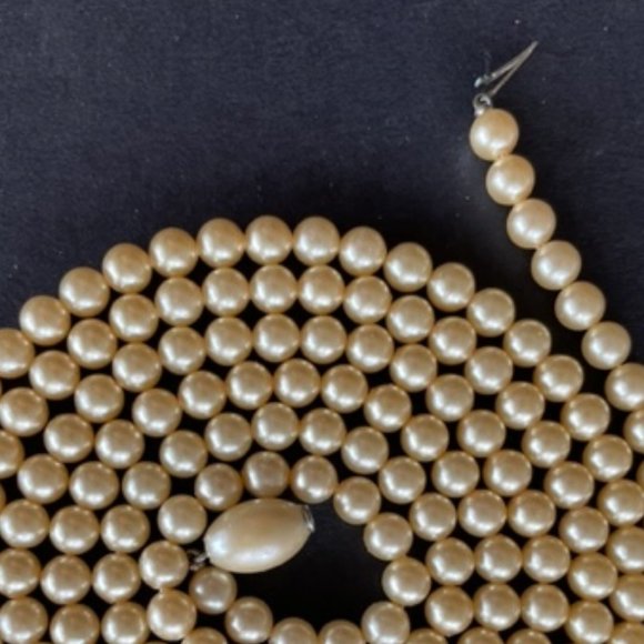 Long Pearl Necklace - Picture 4 of 4